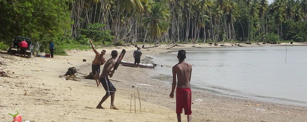 Beach Cricket in Trinidad - image by Adnan Hossain